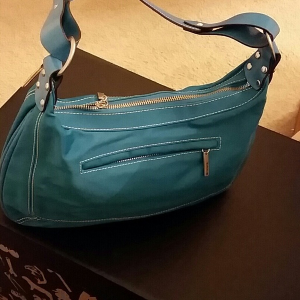 Handbag - Picture 2 of 3